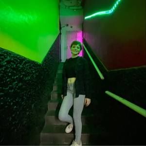 Meet your Posher, Kira